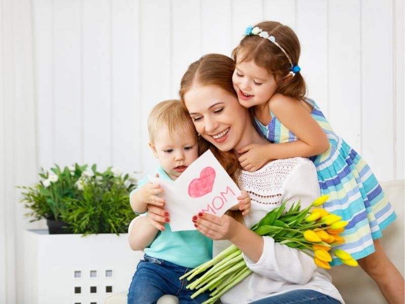 These Mother's Day Gift Ideas will help you pick the perfect present! It's her day, so go ahead and get mom something special.