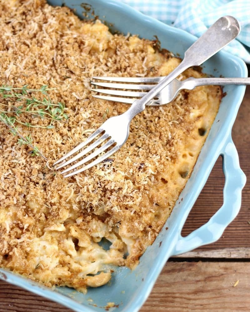 Roasted cauliflower mac and cheese casserole