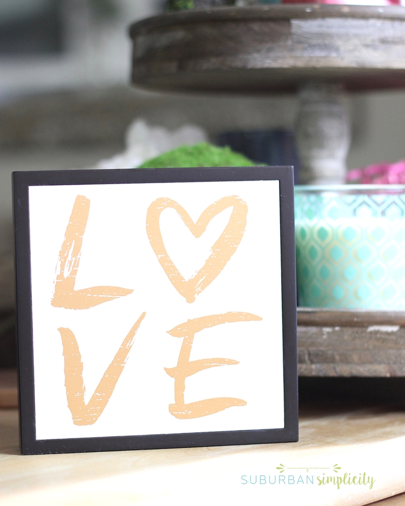 Looking for Valentine’s Day Home Decorating Ideas? Sweeten up your house this Valentine's Day with these lovely decor ideas for your mantel and all throughout your home!