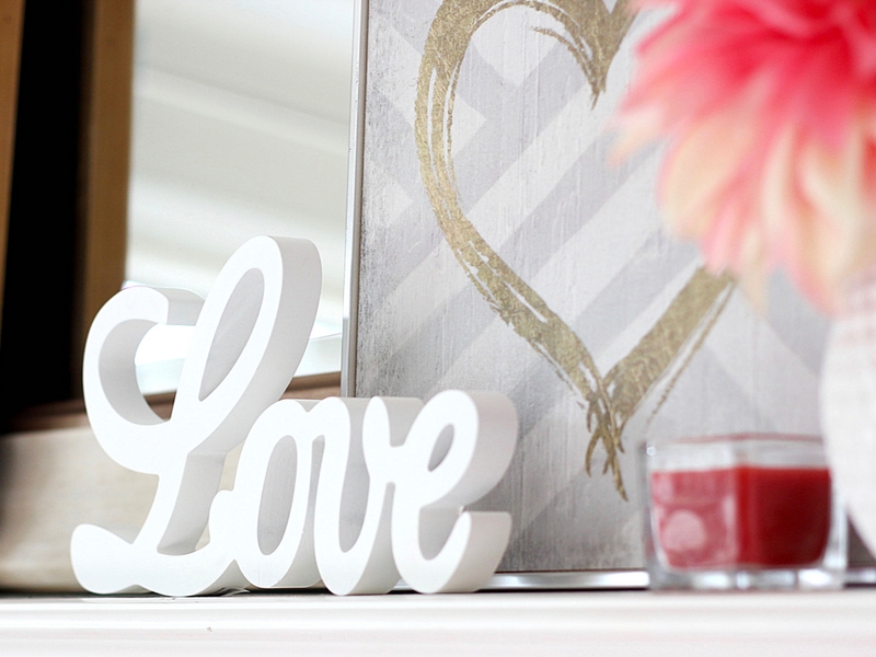 Looking for Valentine’s Day Home Decorating Ideas? Sweeten up your house this Valentine's Day with these lovely decor ideas for your mantel and all throughout your home!