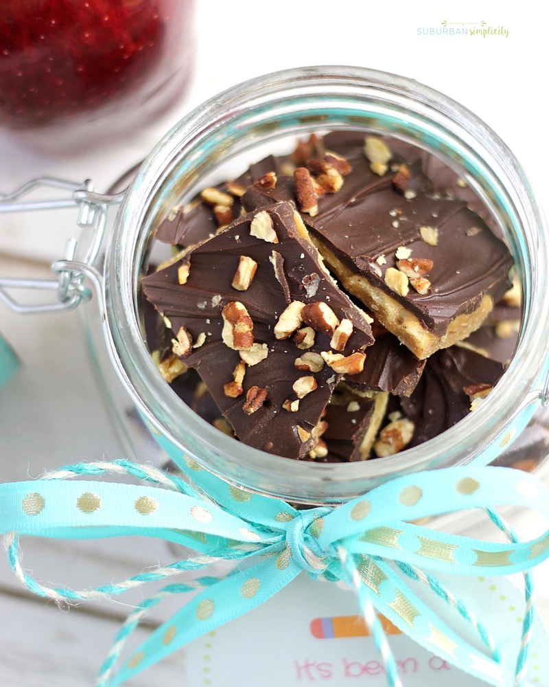 Appreciate teachers with this Saltine Toffee Teacher Gift Idea! It's super easy to make, but leaves a delicious impression. FREE printable gift tags!