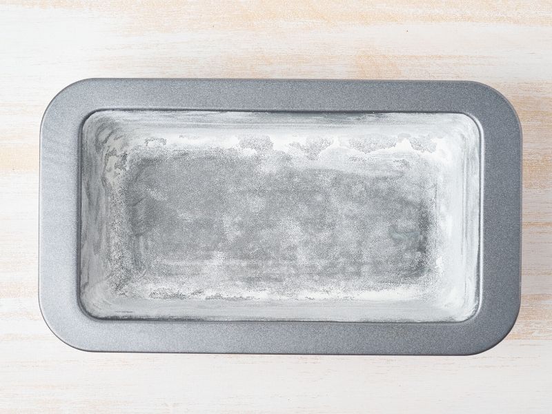 loaf pan for baking bread