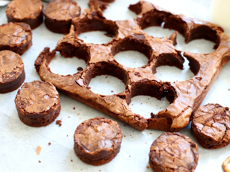 Circular cut brownies to make mummy brownies.
