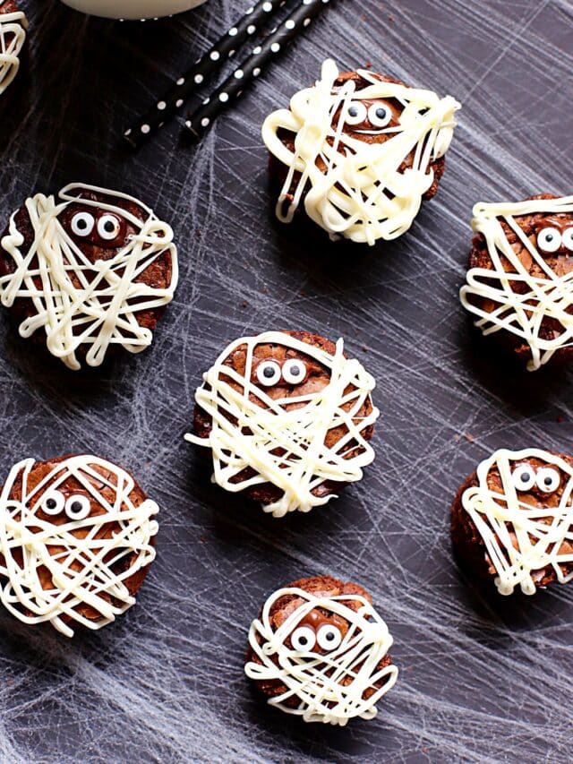 Halloween Mummy Brownies (easy recipe)