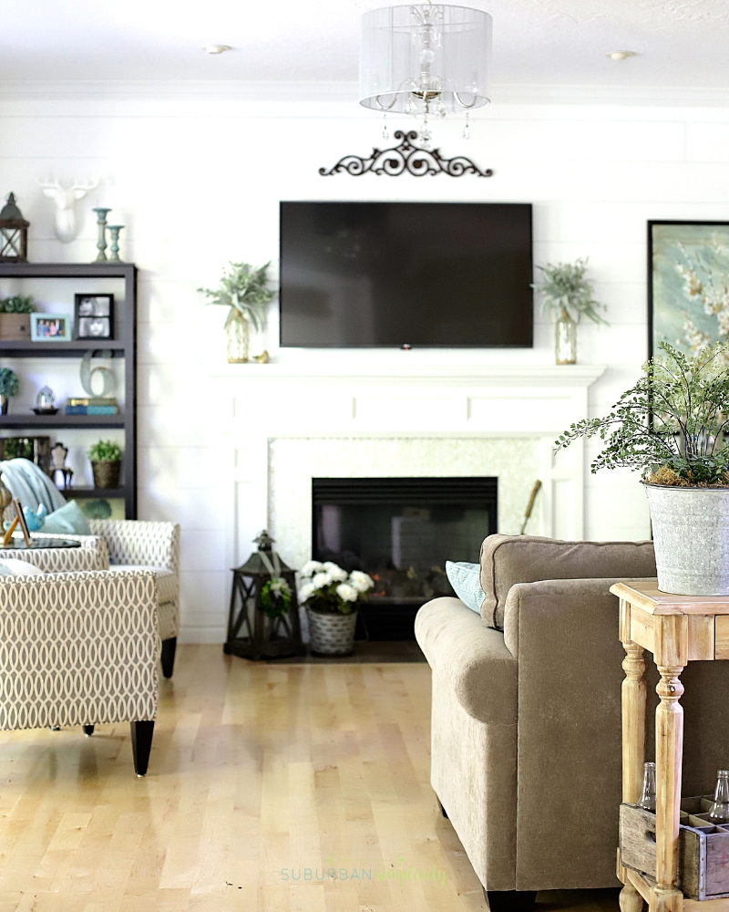 Living Room Decorating Ideas on a Budget - Suburban Simplicity