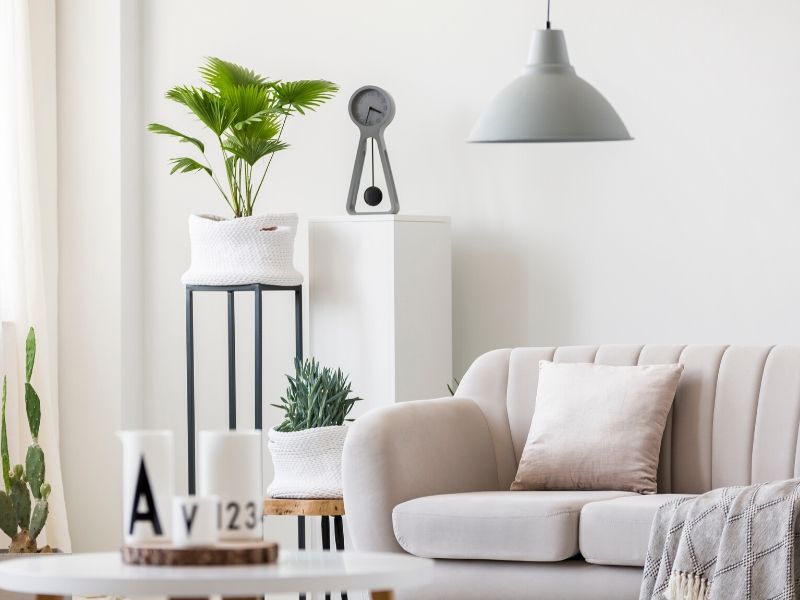 A living room with modern furniture