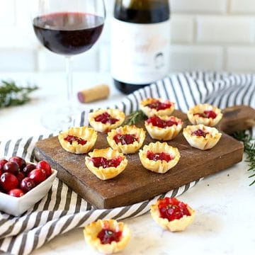 cranberry brie bites made in phyllo cups