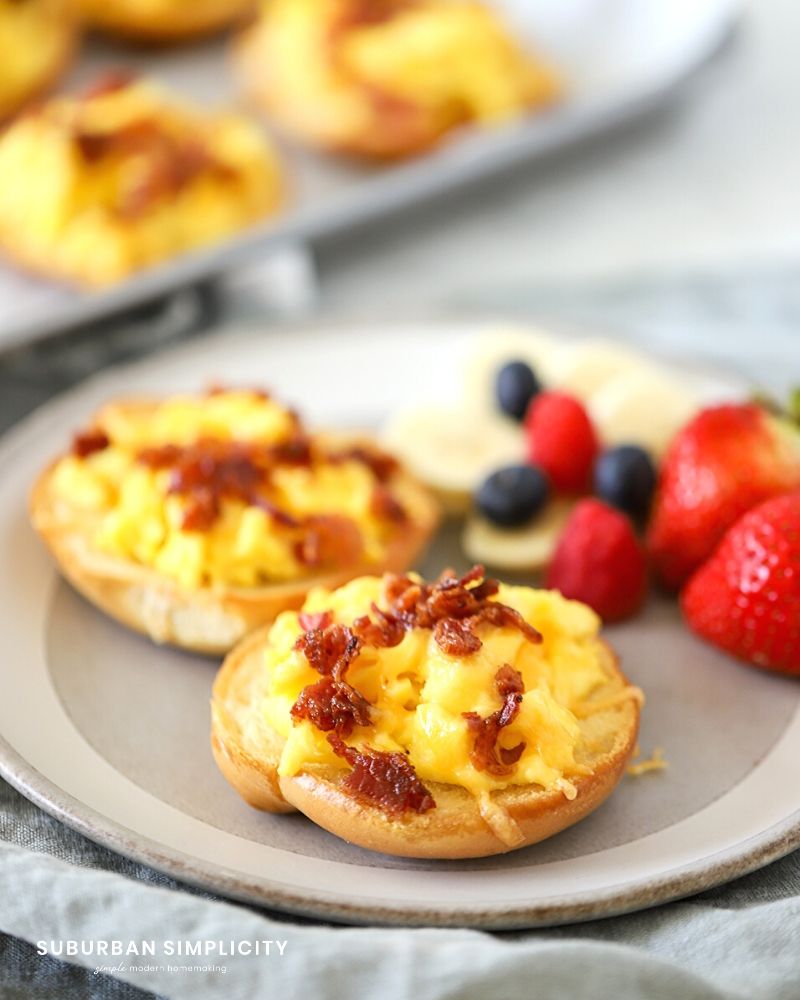 Bagel Breakfast Pizzas on a plate