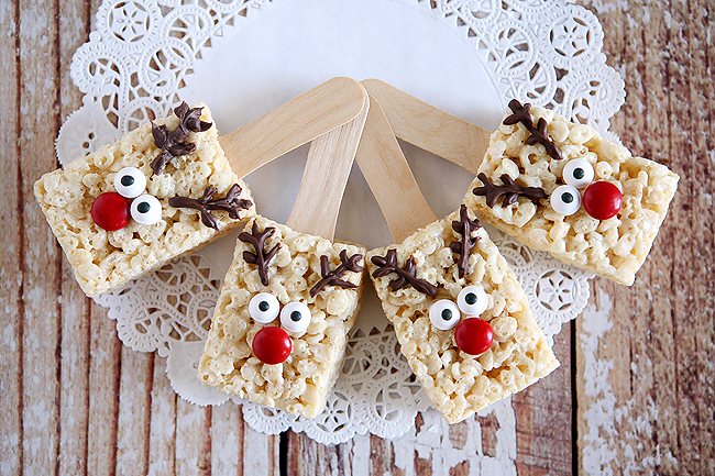 https://www.suburbansimplicity.com/wp-content/uploads/2020/11/reindeer-rice-krispie-treats.jpg