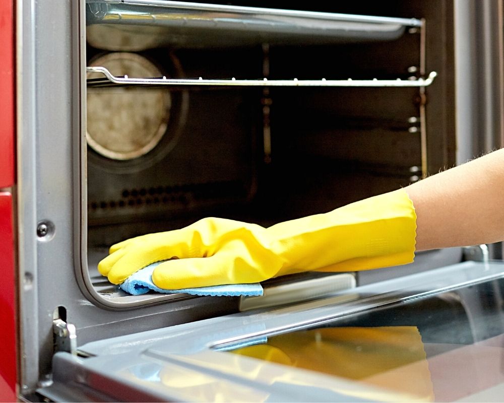 Cleaning the inside of an oven
