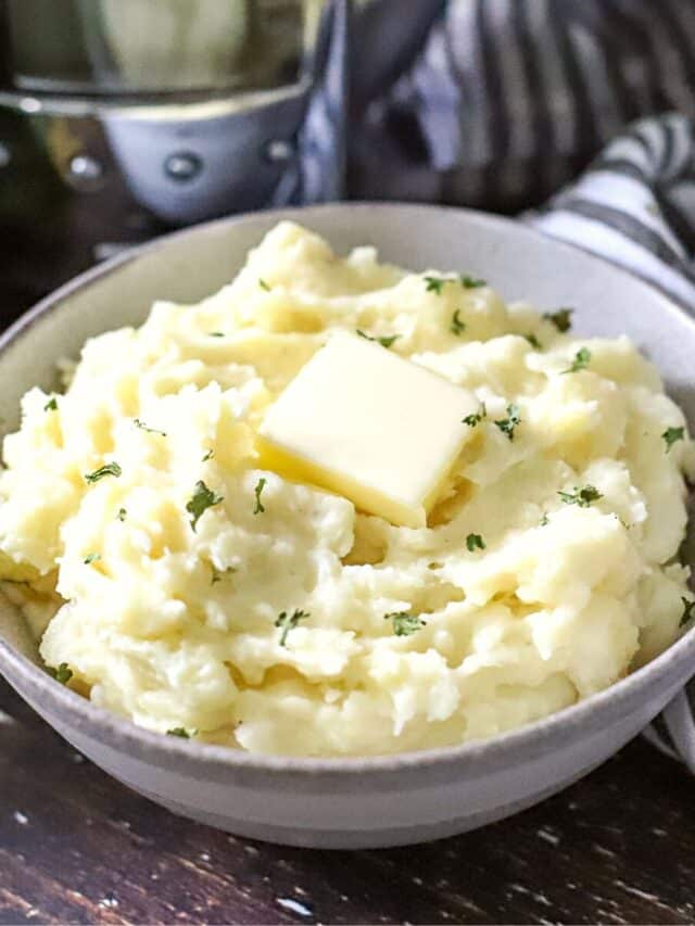Best Slow Cooker Mashed Potatoes (with cream cheese)