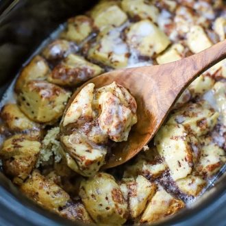 Cooked crock pot cinnamon roll casserole
