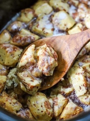 Cooked crock pot cinnamon roll casserole