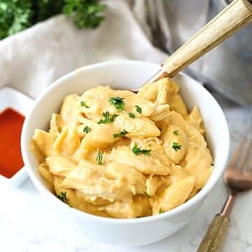 bowl of buffalo mac and cheese.