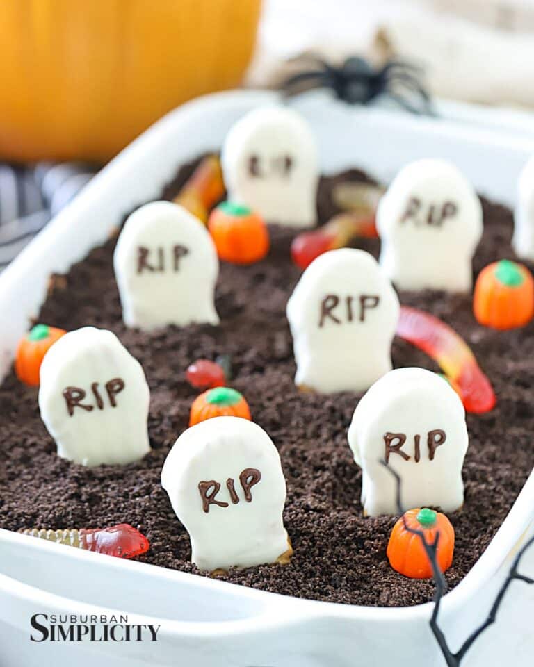 Easy Halloween Dirt Cake (with gummy worms) Suburban Simplicity