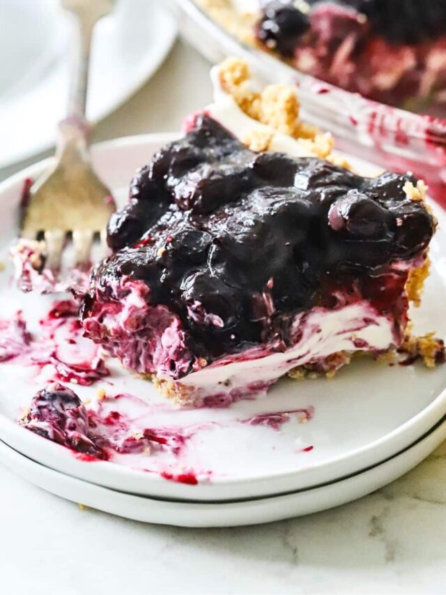 No-Bake Blueberry Cream Cheese Pie