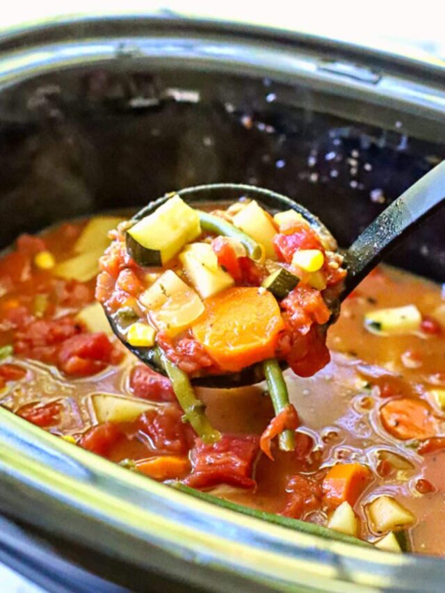 Easy Slow Cooker Vegetable Soup