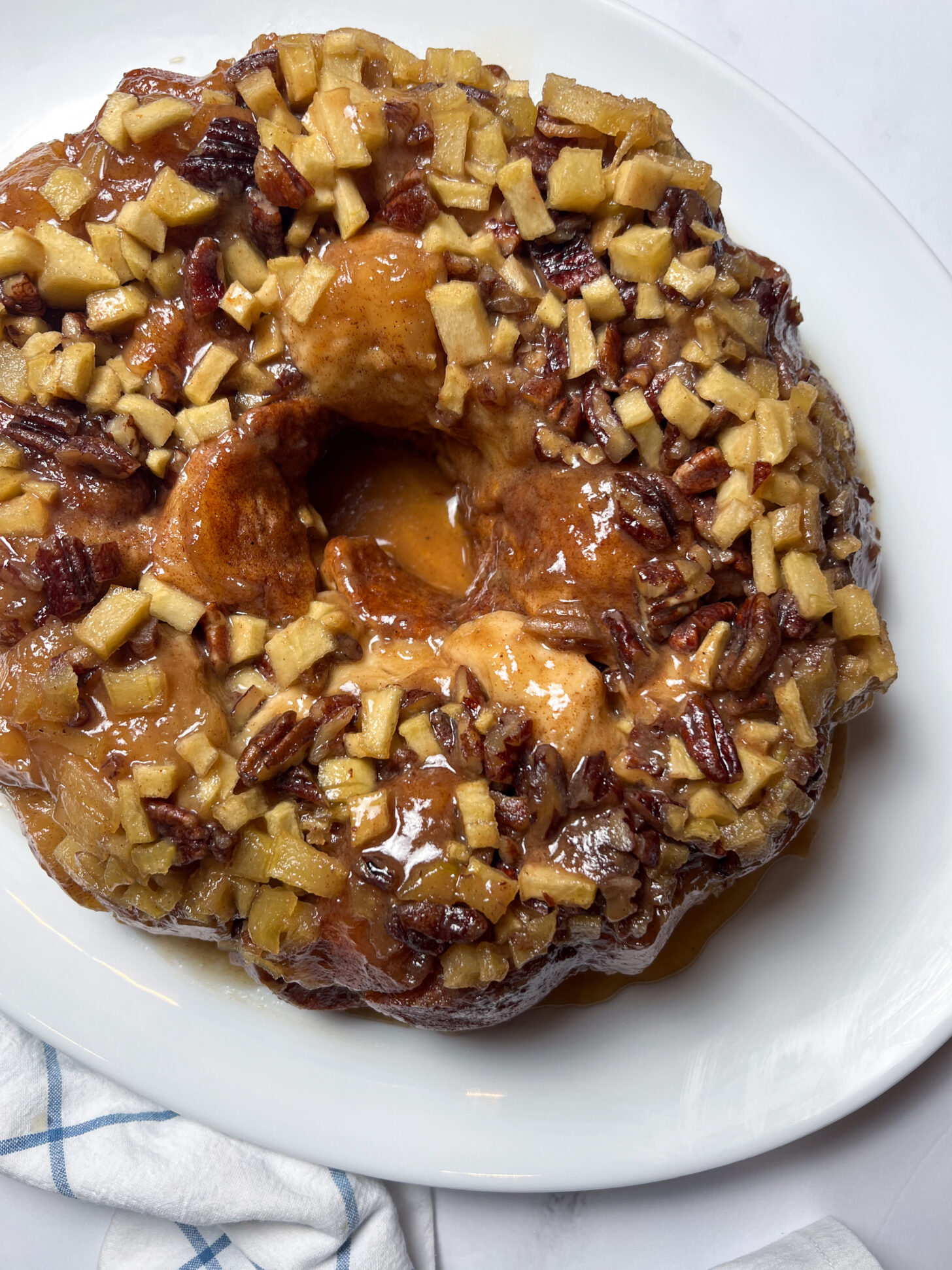 Caramel Apple Monkey Bread 