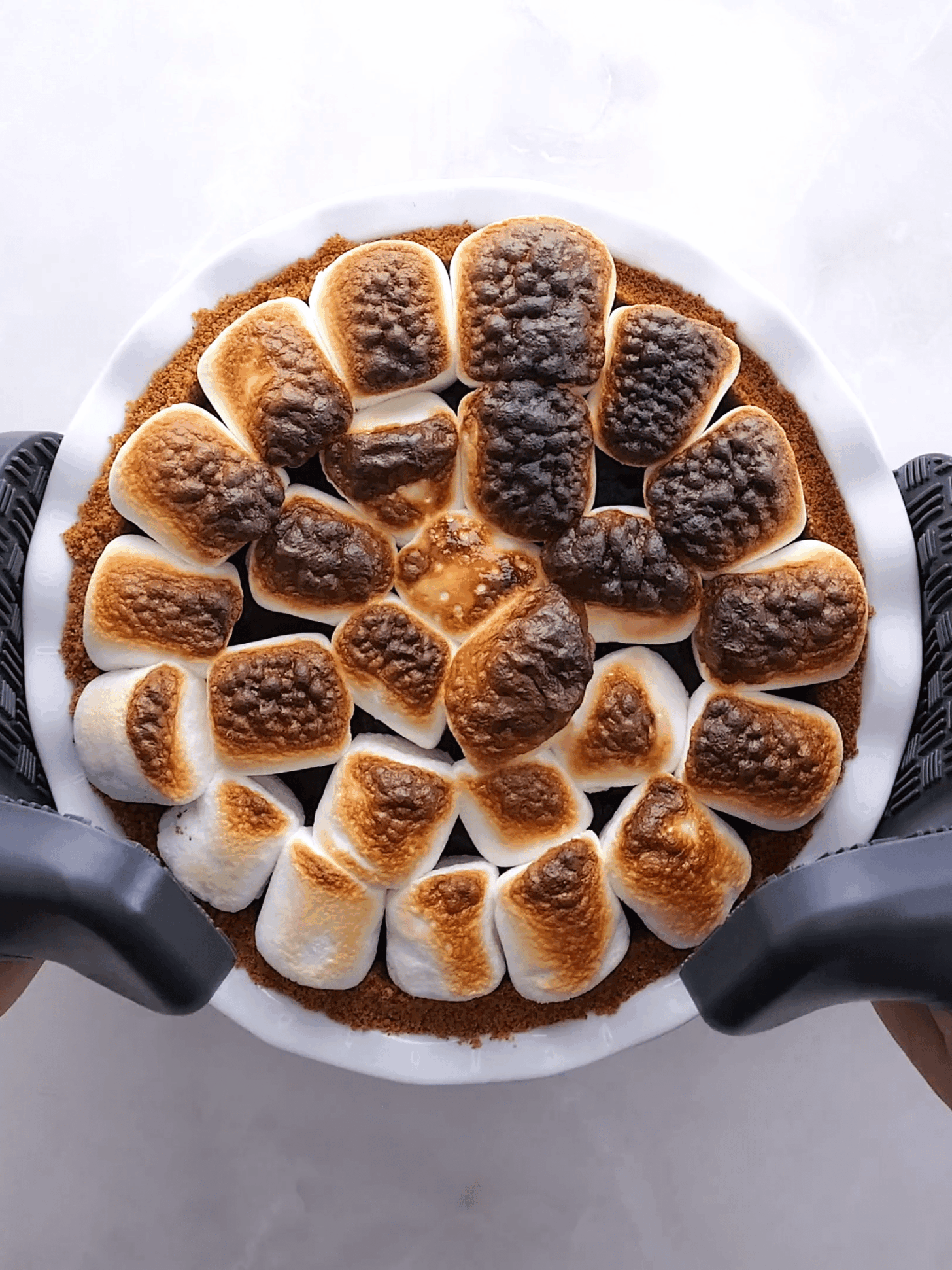 S'mores pie